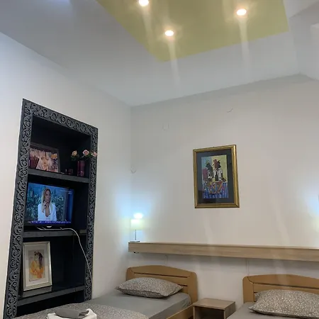 Pensiune Vladimir & Ana 4*